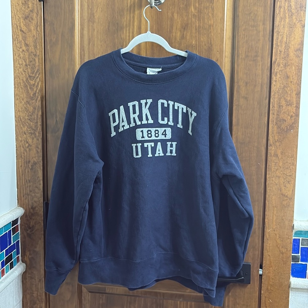PARK CITY UTAH CREWNECK!!